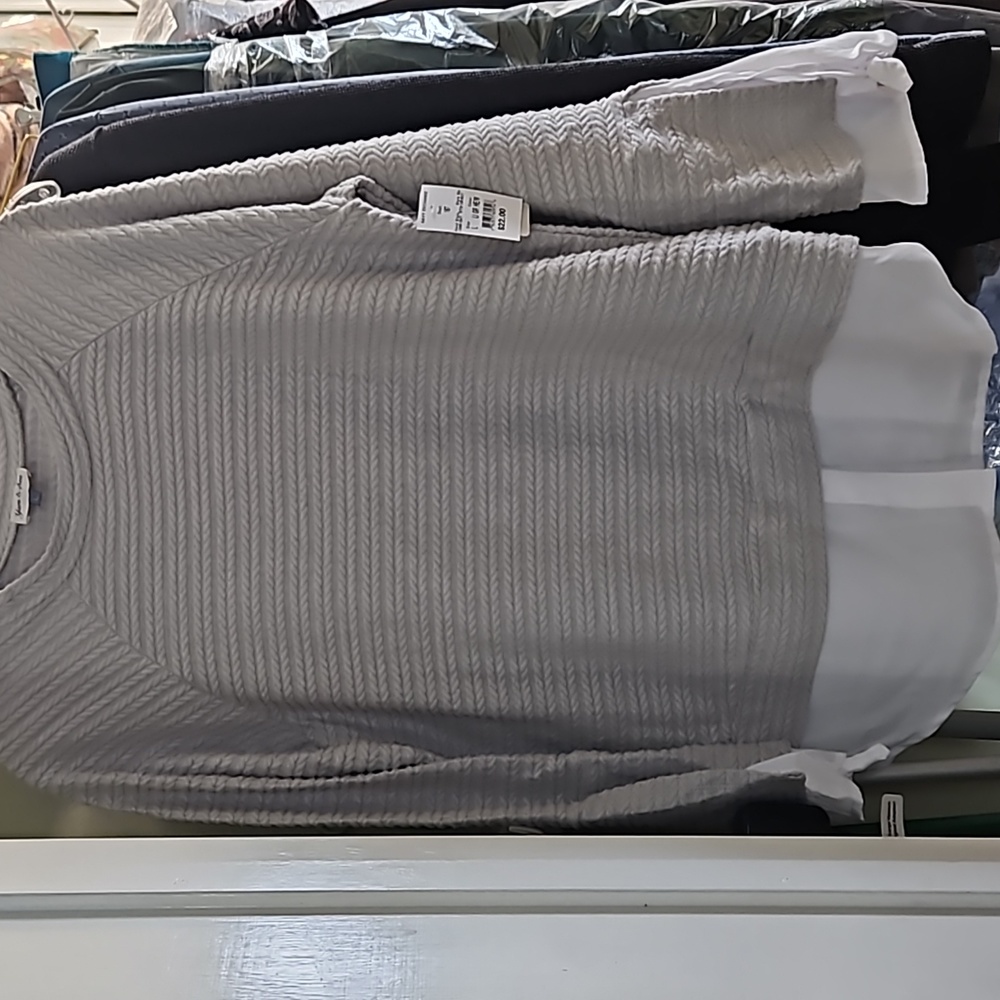 Yarn and sea women's size large light gray sweater